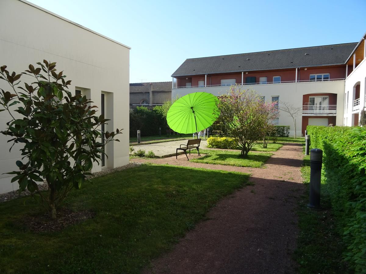 Domitys Le Village Vierzon Esterno foto